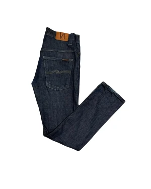 Nudie jeans - Sköna mörkblåa nudie jeans. Storlek W31 L32. Unik colourway.  Modell Thin Finn. Tveka inte att fråga!