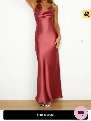 Balklänning - Röd rostig balklänning helt oanvänd med prislapp kvar