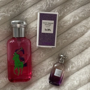 Två parfymer | Coach & Ralph Lauren - Coach - 4,5ml. Ralph Lauren - ca 25ml av 50ml. ✨ Båda för 150:-