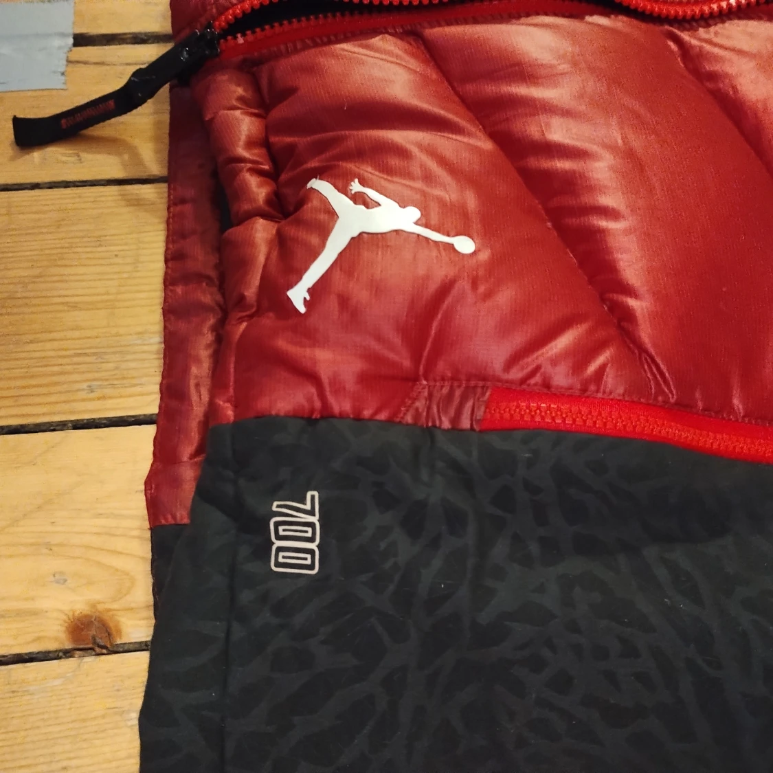 Jordan 700 puffer väst, strl M - 1