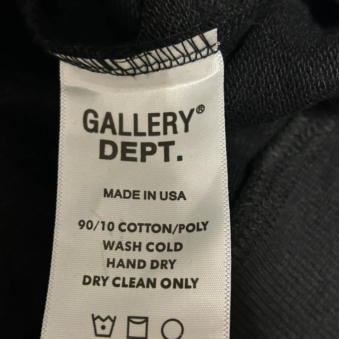 Svart hoodie från Gallery Dept. - 3