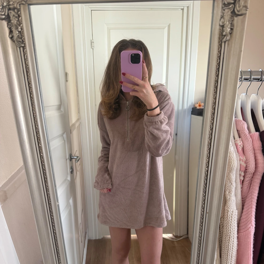 Gammelrosa mysklänning med huva