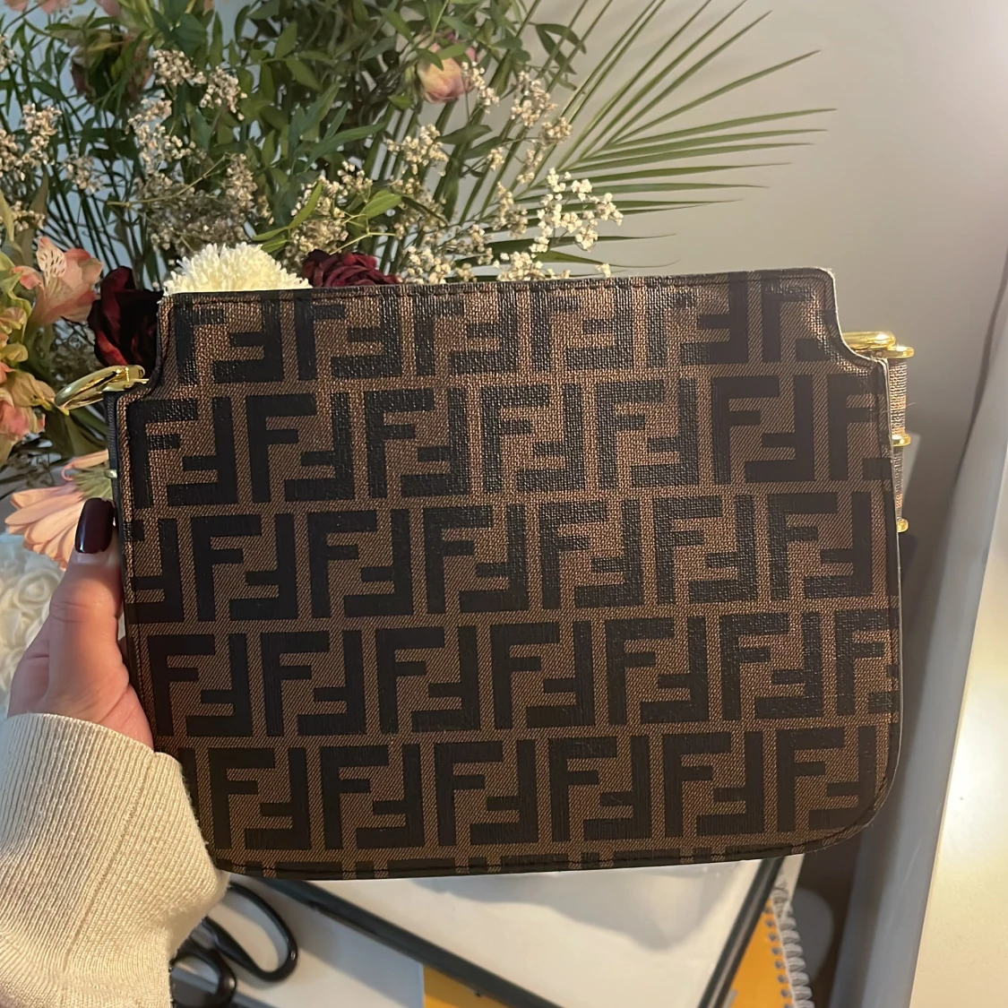 Fendi brun axelväska med FF-mönster - 1