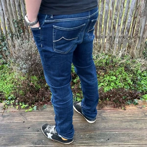 Jacob Cohën STYLE 688 - Jacob Cohën | skick 9,5/10 | Storlek 35 | Pris - 1199kr | Modellen är ca 179cm lång | Hör av dig vid minsta fråga eller fundering!!