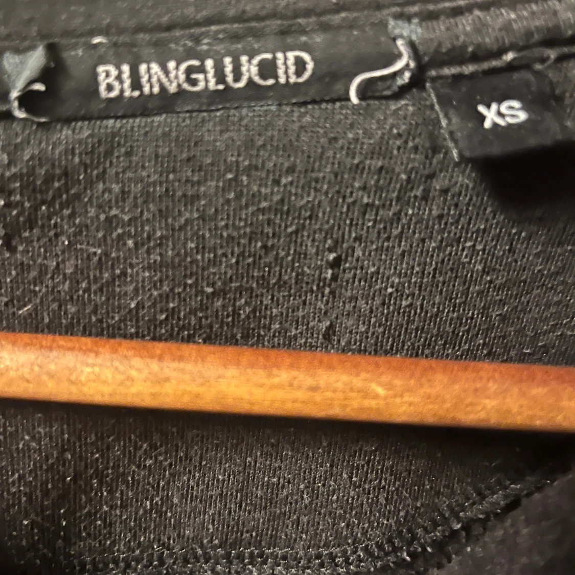 Svart hoodie med strass från Blinglucid - 2