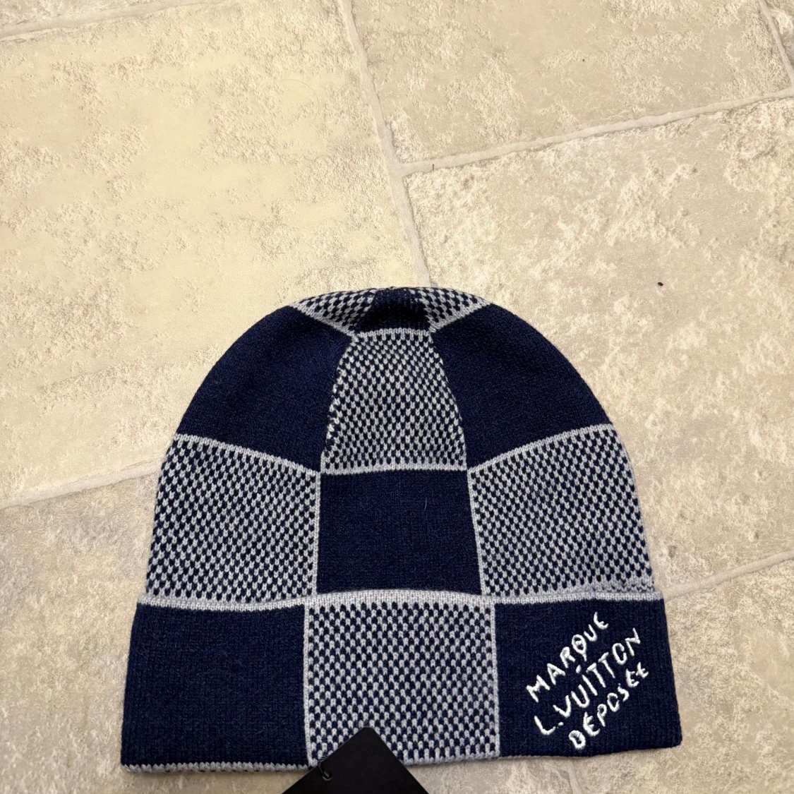 Louis Vuitton rutig mössa i blått