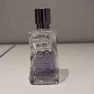 Diesel parfym - En citrusfrukt aktig parfym ifrån diesel. Använd flera gånger så ungefär hälften kvar. 