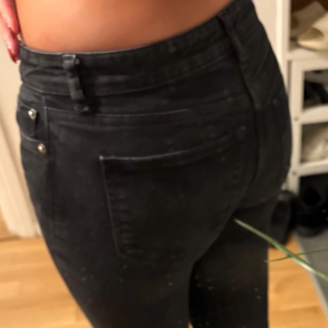 Svarta bootcut jeans med hög midja - 1