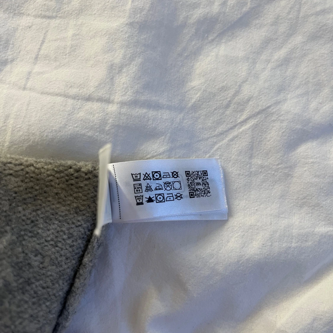 Grå stickad tröja med slits från Zara - 4