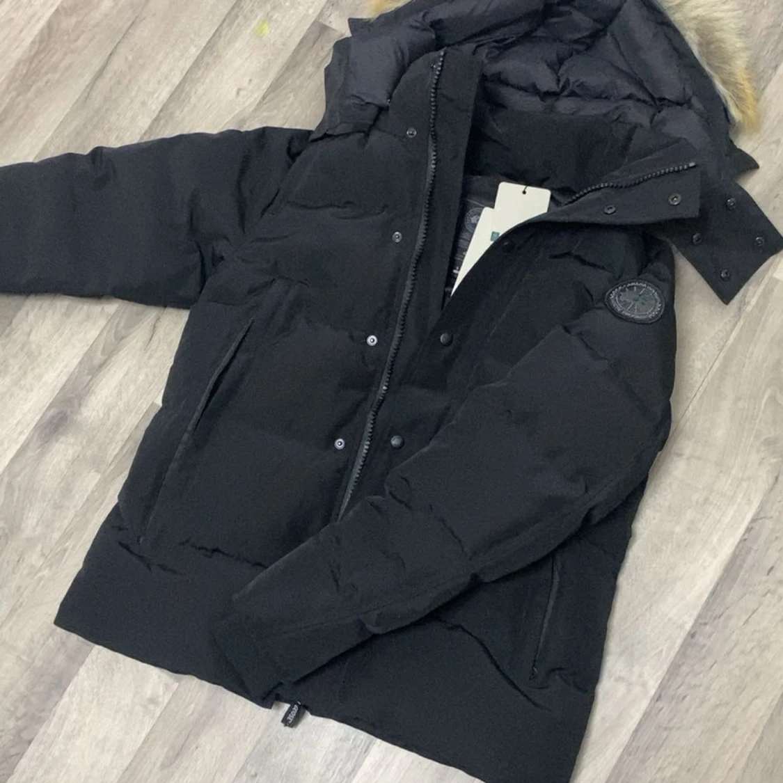 Svart dunjacka från Canada Goose