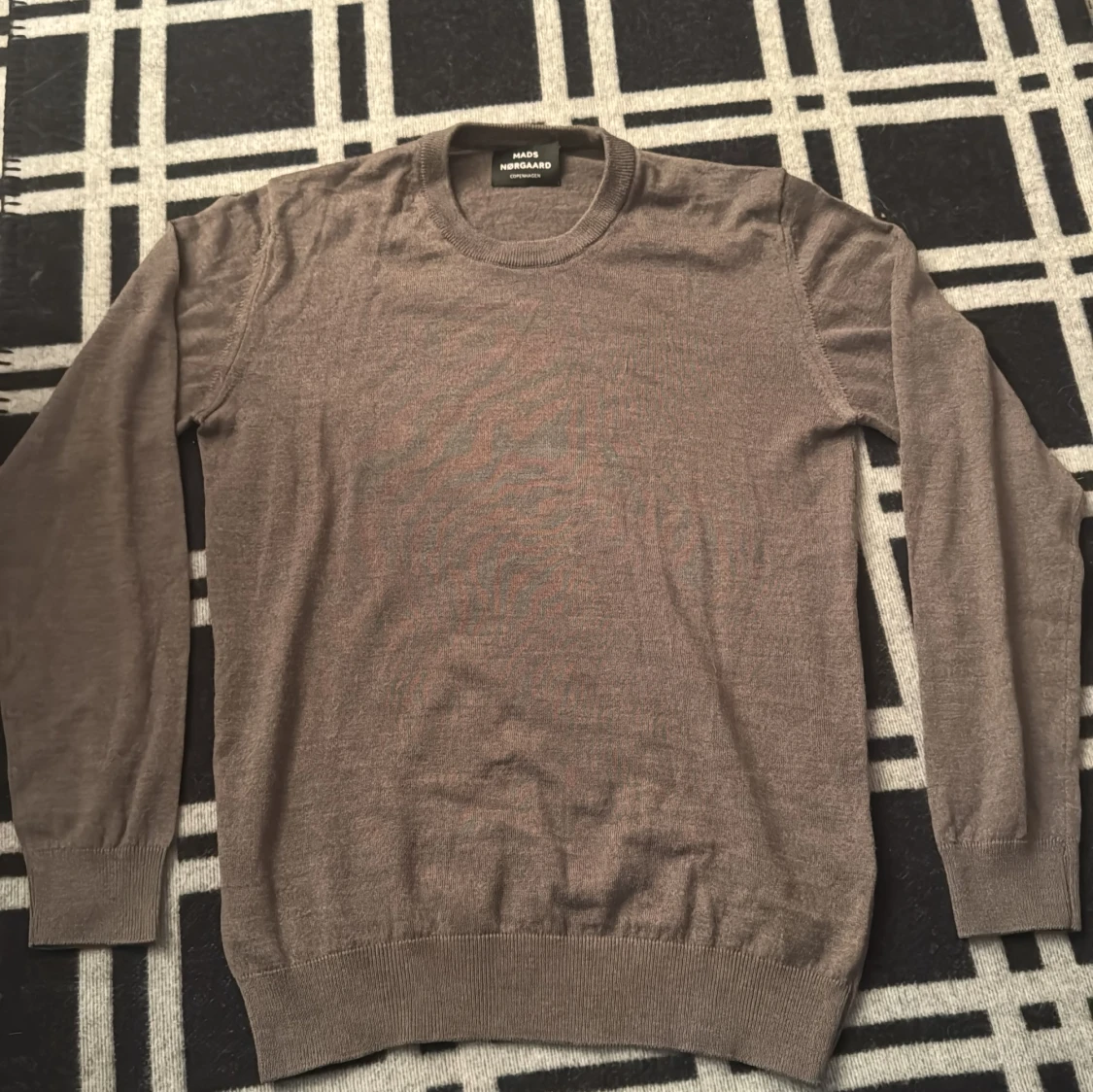 Brun stickad tröja från Mads Nørgaard