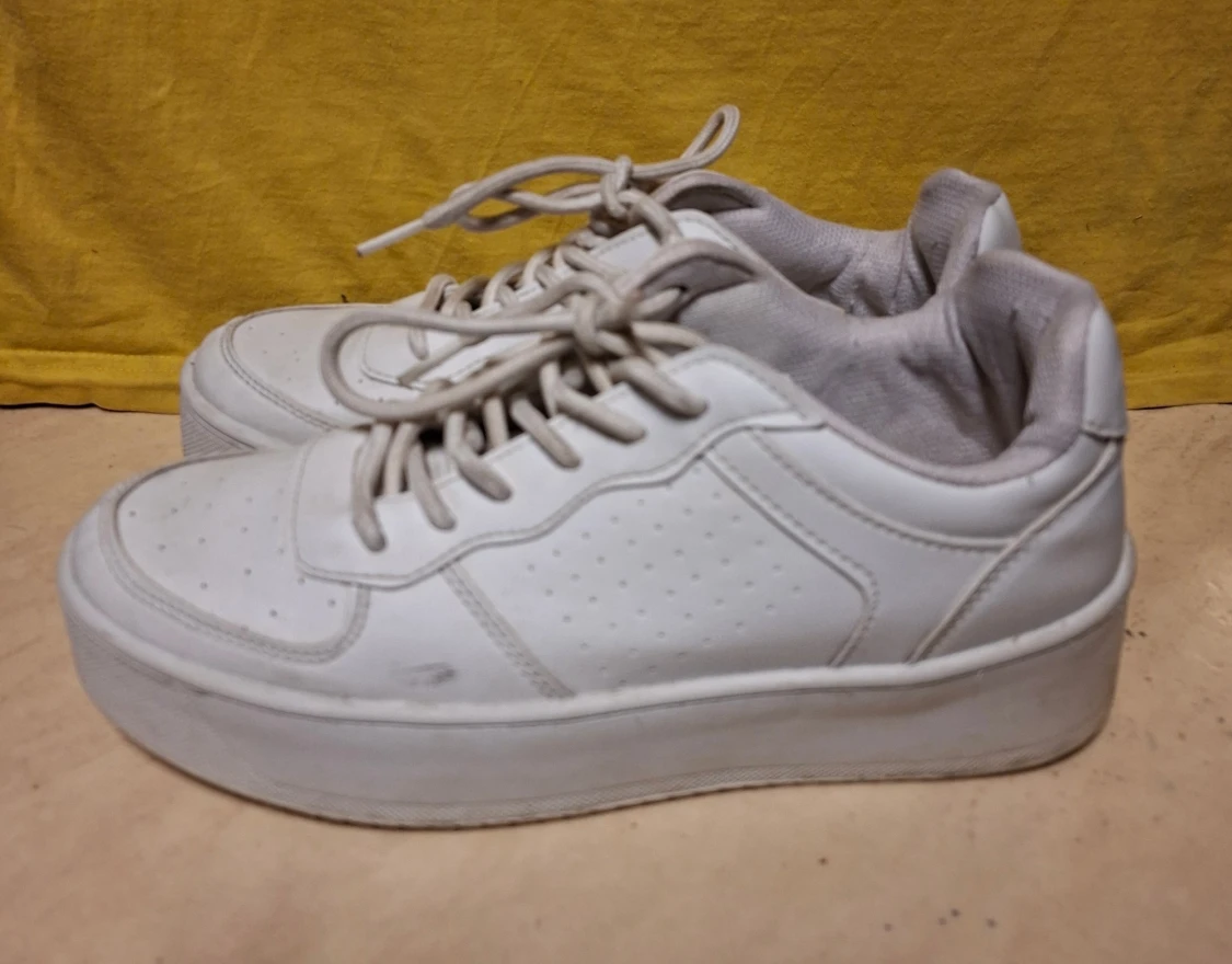 Vita sneakers med platt sula - 3