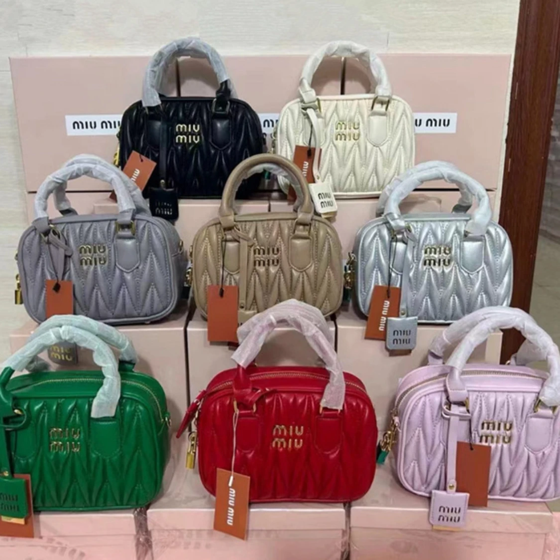 Quiltad handväska från Miu Miu