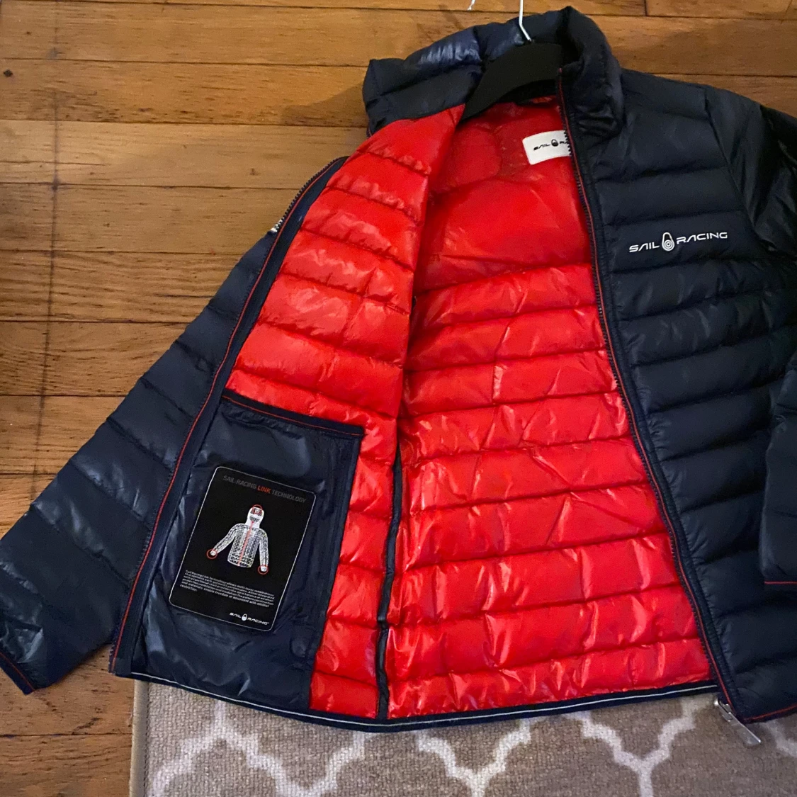 Mörkblå Sail Racing pufferjacka passar bäst som storl XS - 2