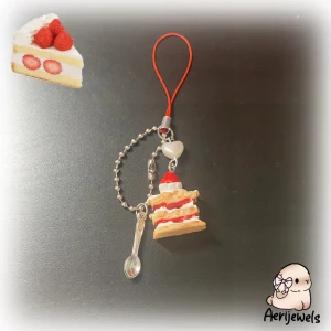 Strawberry shortcake - 100% handgjord av mig! Kontakta gärna innan du trycker på köp nu🫶🏻