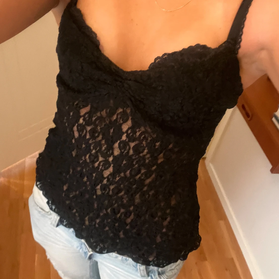 Svart spetts topp från Nelly  - 2