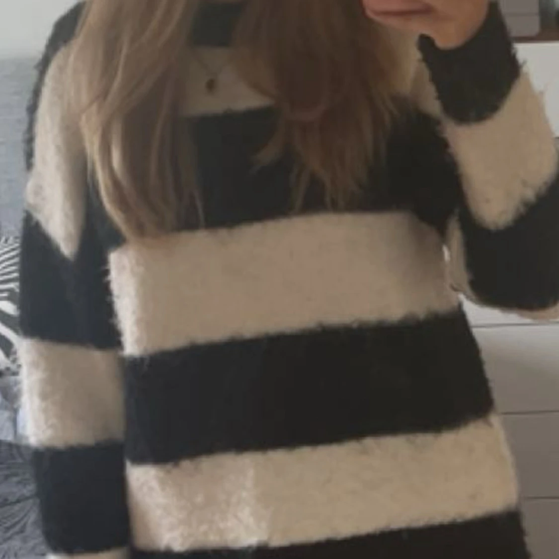 Svartvit randig stickad tröja - 2