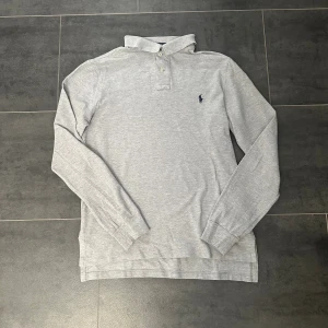 Ralph lauren Pike - Långärmad Ralph Lauren Pike - M/Custom Fit - Skick 9/10 - Hör av er vid minsta fundering!