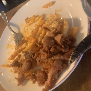 Fantastisk kebabtallrik(halväten) - En fantastisk kebab tallrik i fint skick, pris kan diskuteras! Över hundra kronor får man en sliten vesuvio på köpet