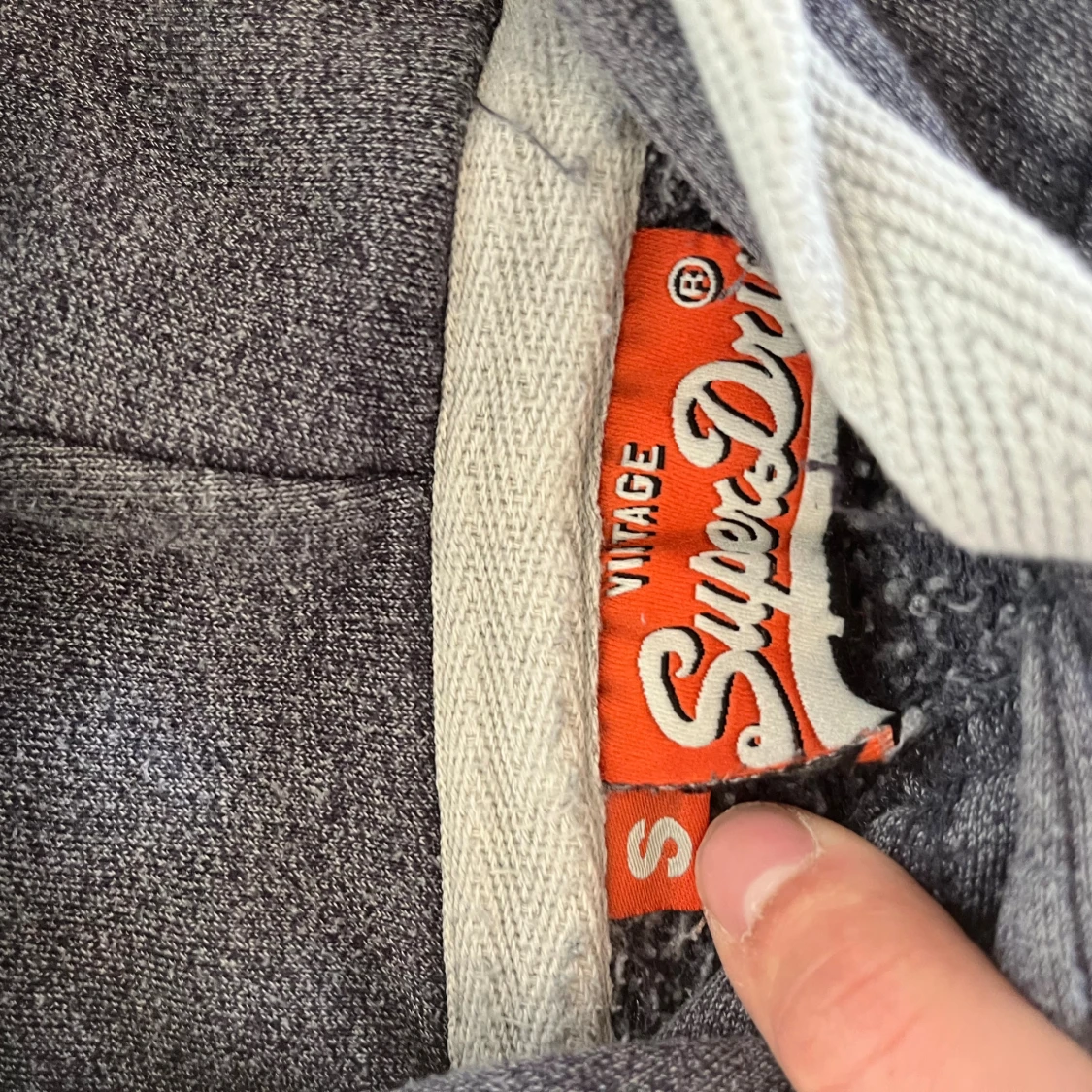 Grå Superdry hoodie - 2