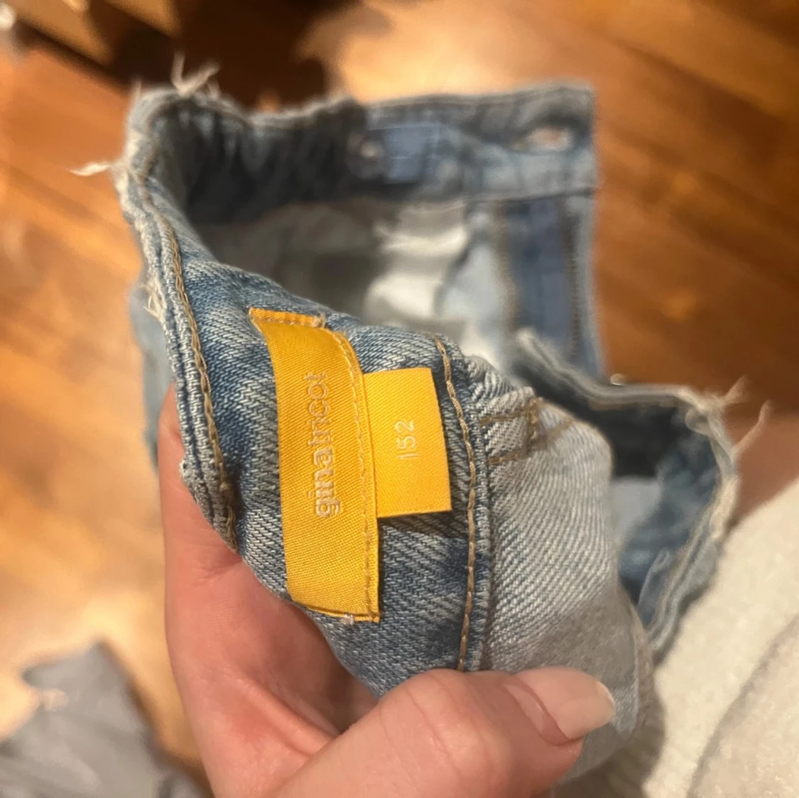 Blå jeans från Gina Tricot - 2