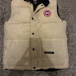  Canada Goose Vest - New Canada Goose vest!    REP