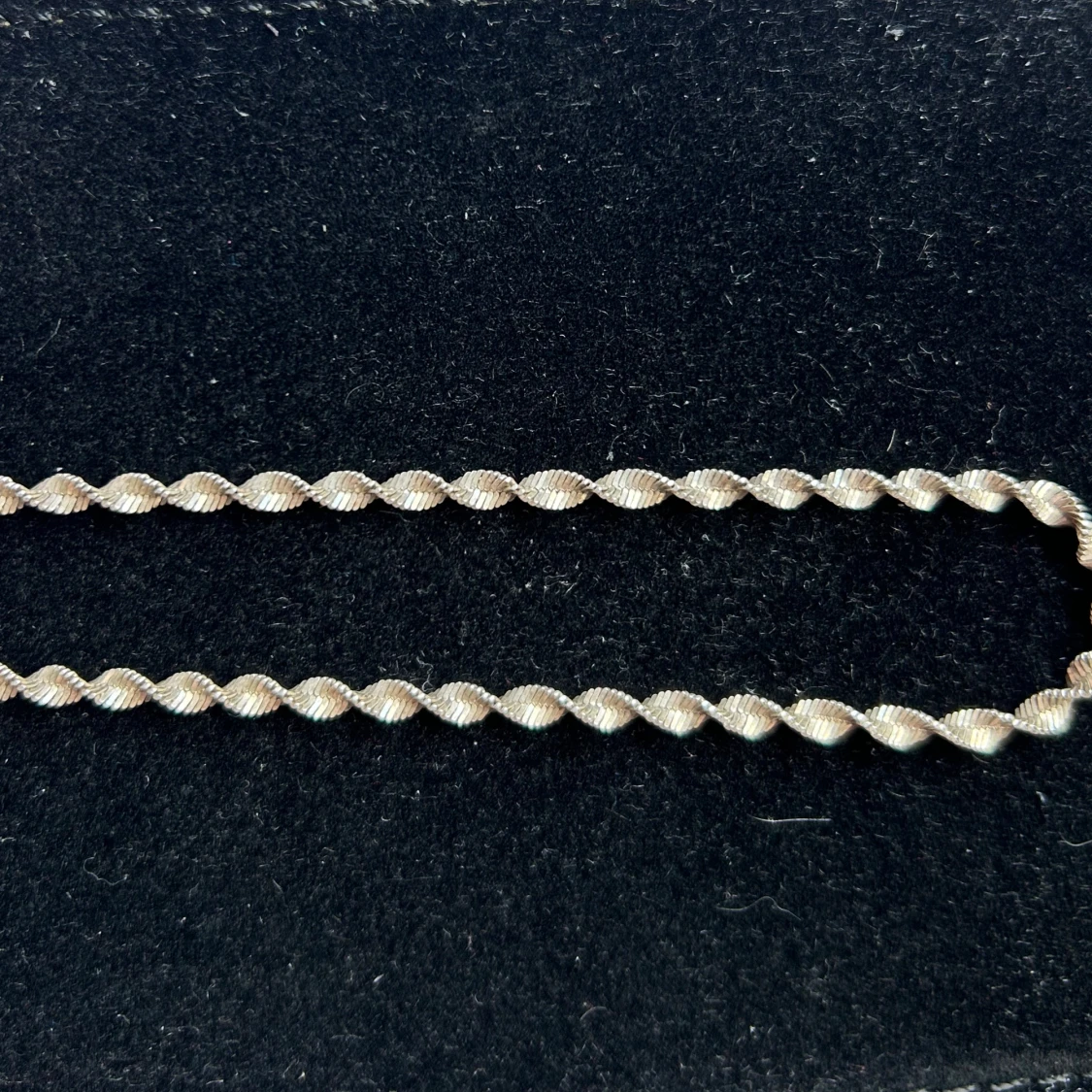 Tvinnat halsband i äkta silver 925 - 2