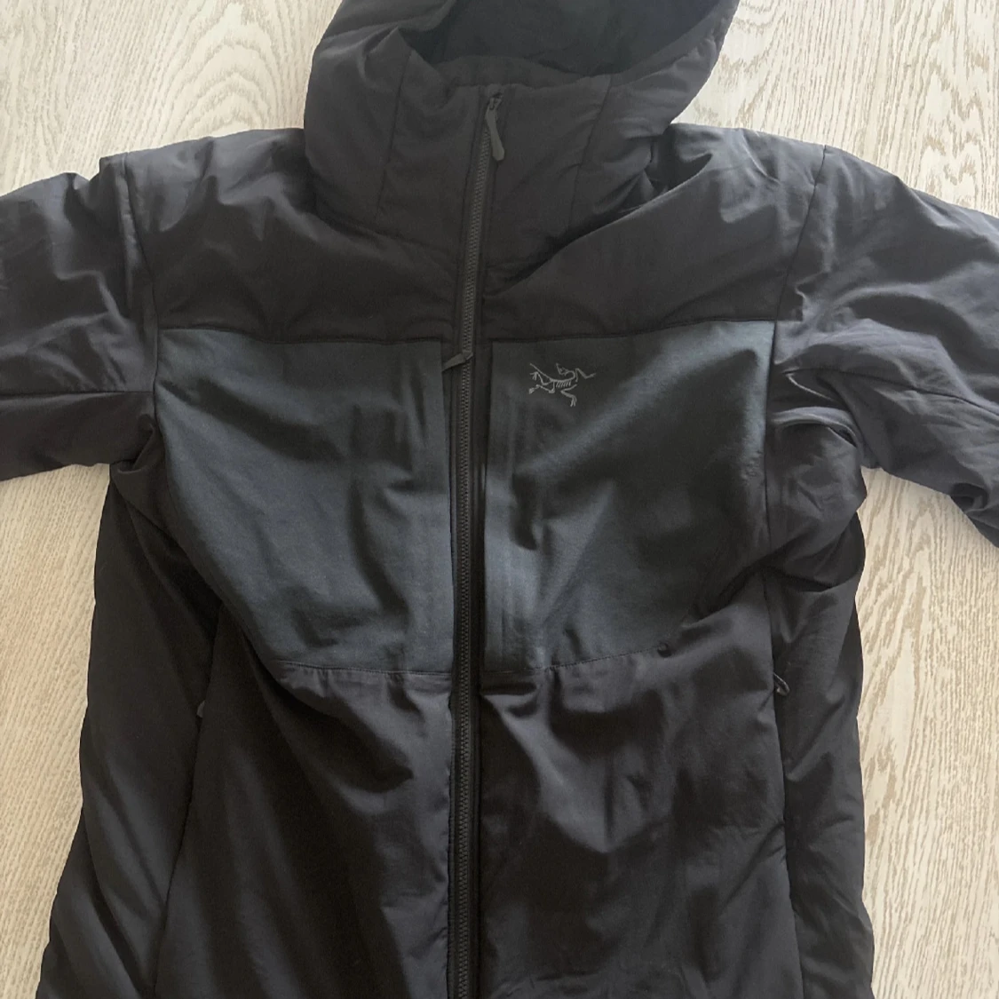 Svart jacka från Arc'teryx - 3