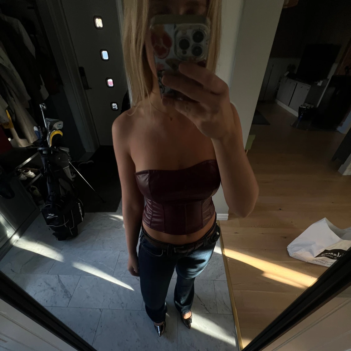 Vinröd korsett-topp i skinnimitation - 3