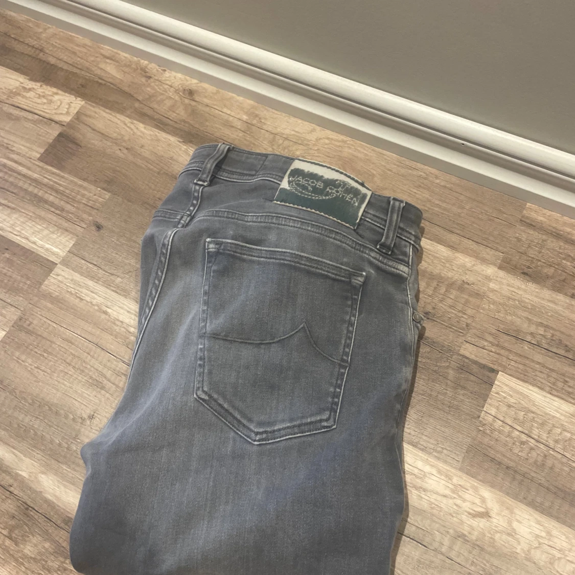 Grå jeans från Jacob Cohen - 2