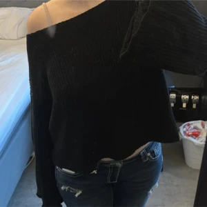 Svart stickad tröja NA-KD - Svart stickad tröja från NA-KD 