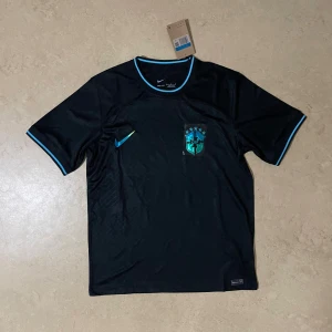 Brasil special  - Säljer denna snygga tröjan för endast 279kr skriv till vid intresse!