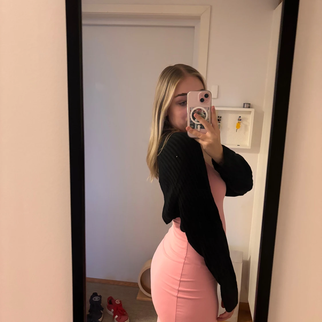 Ribbad croppad kofta i svart och vitt - 2