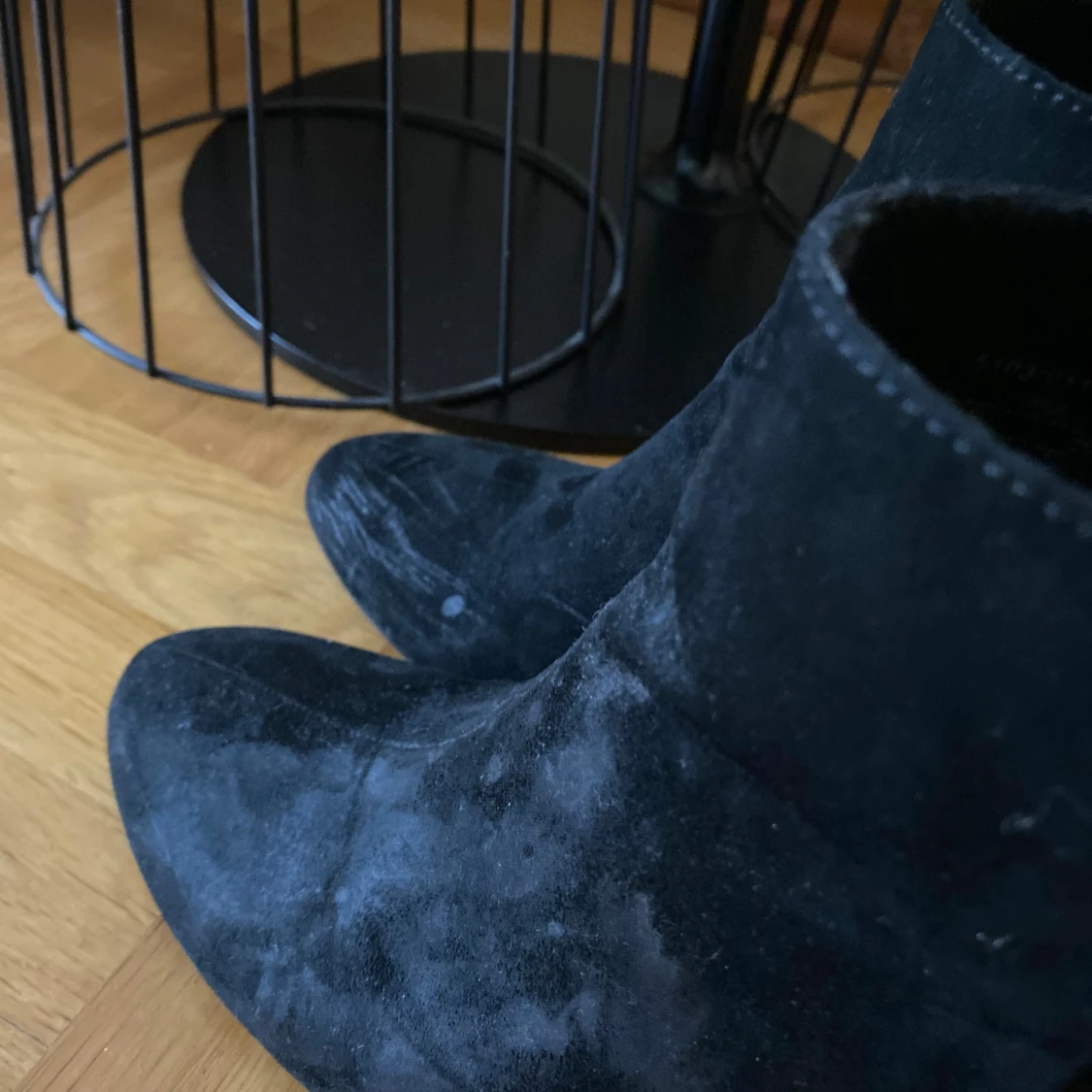 Svarta mocka stövletter med klack - 4