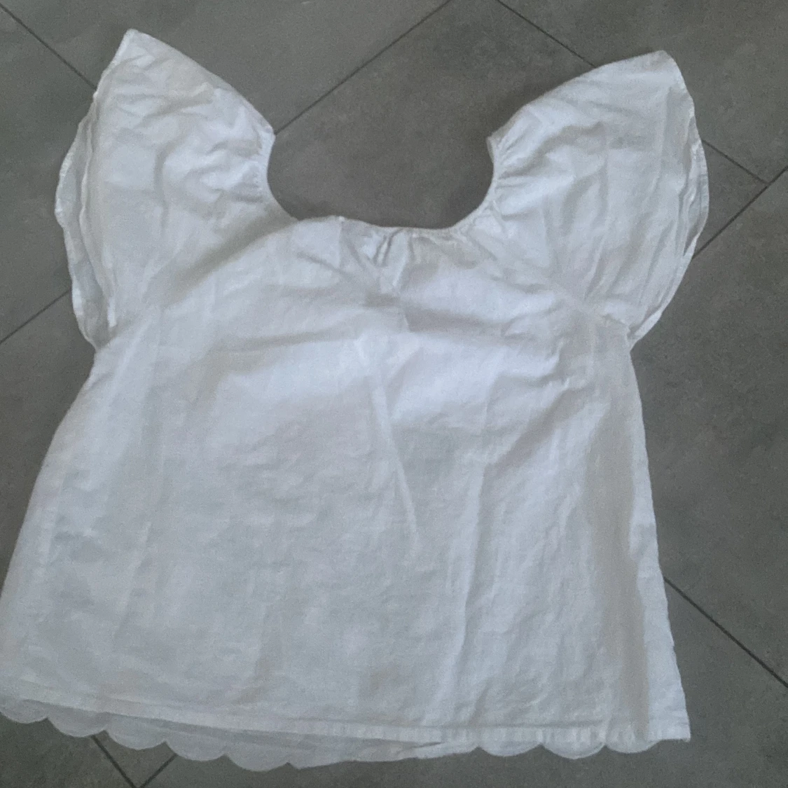 Vit blus med volangärm från LCW Girls - 3