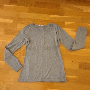 Tröja - Superfin tröja från H&M i storlek 146/152. Perfekt för hösten