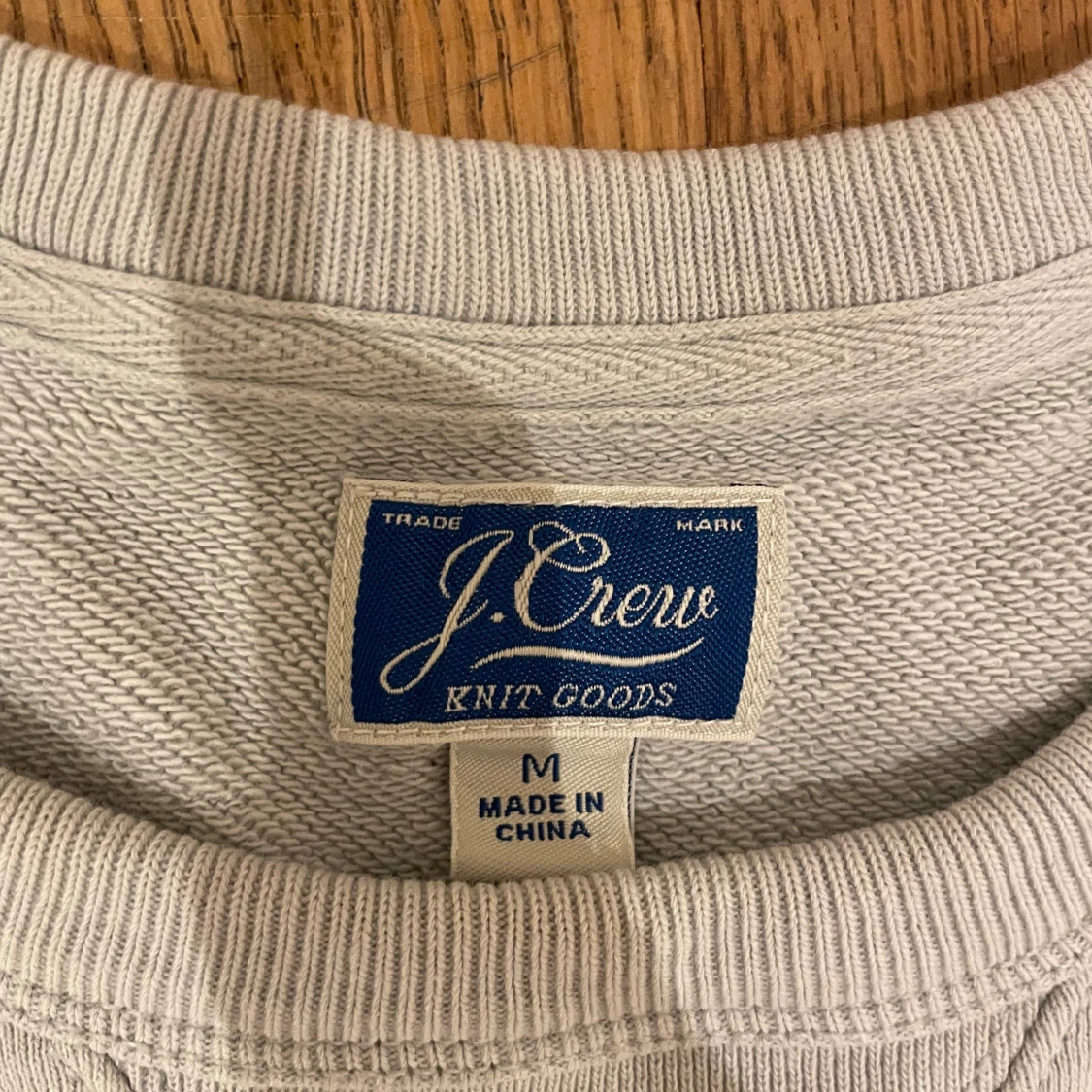 Ljusgrå sweatshirt från J.Crew - 1