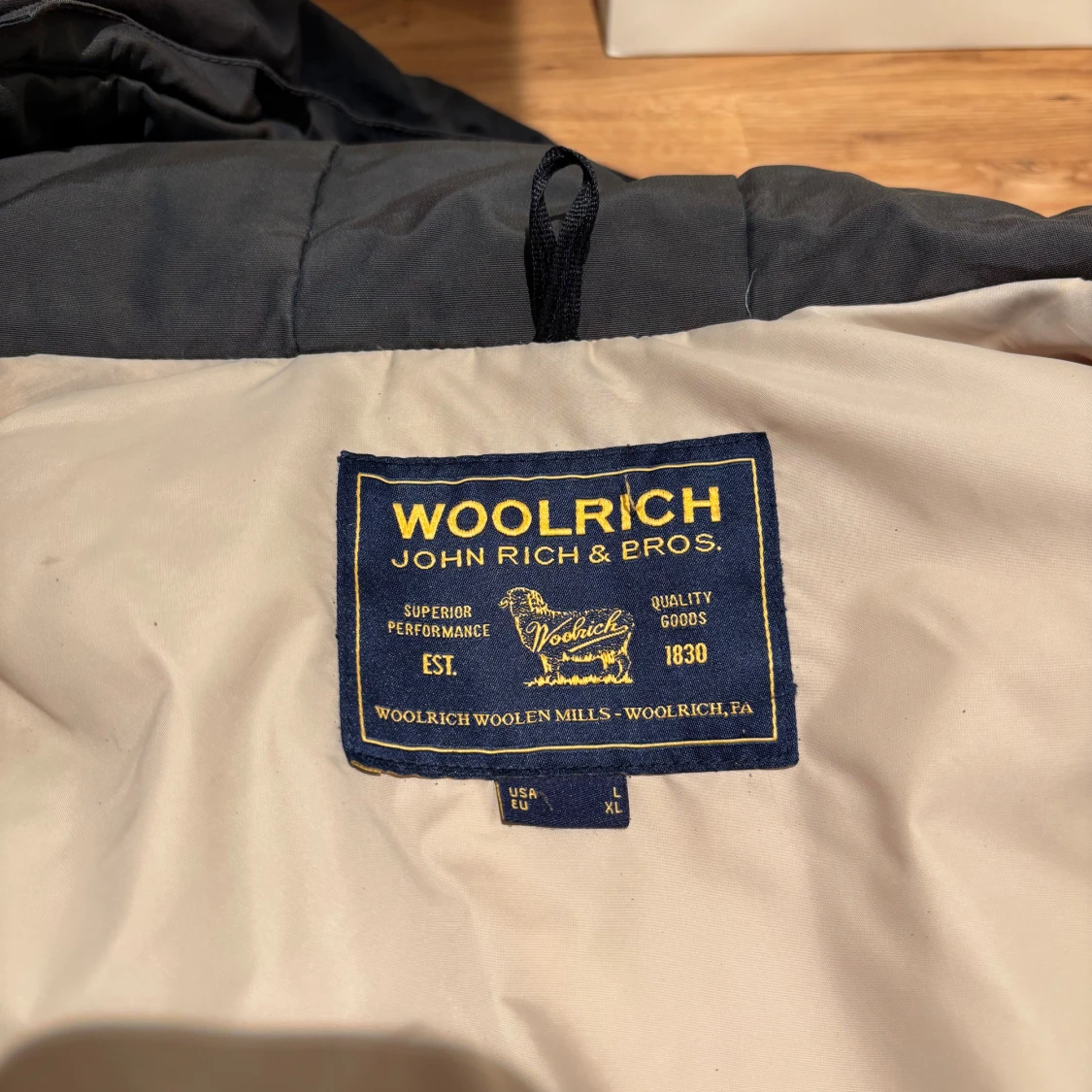 Svart parkajacka från Woolrich - 3