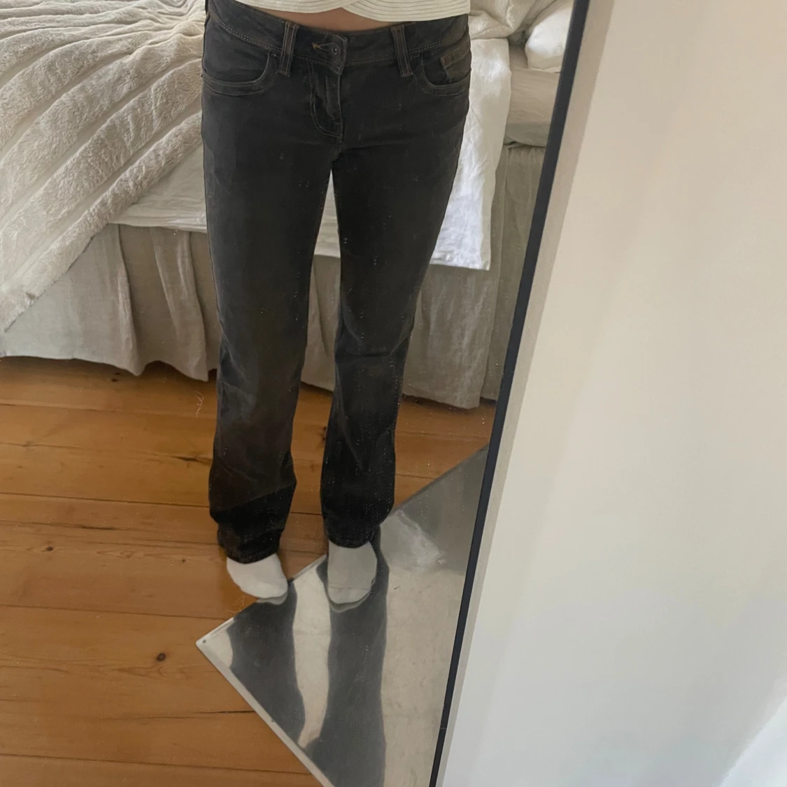 Svarta bootcut jeans - 2