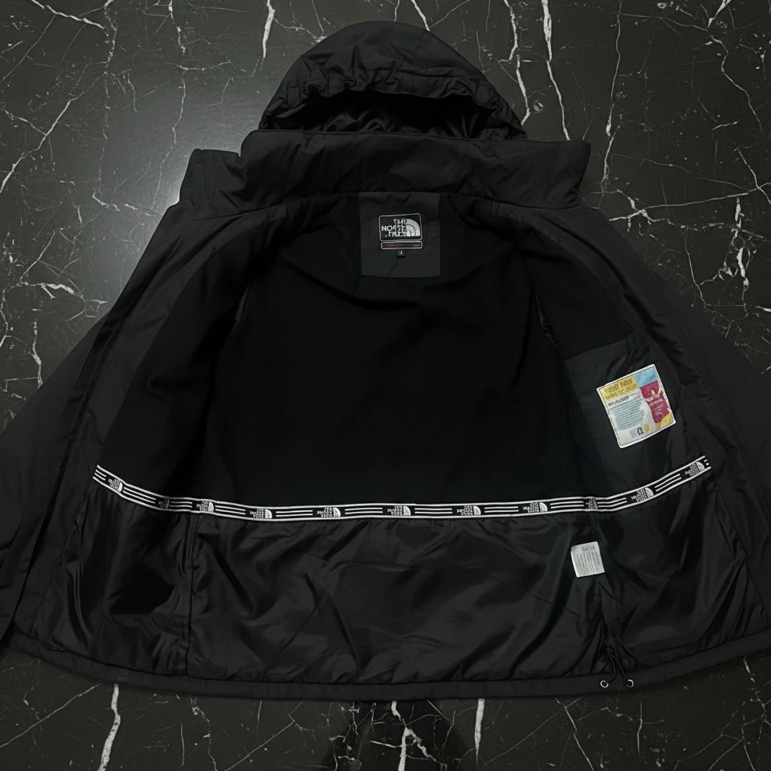 Svart vindjacka från The North Face - 1