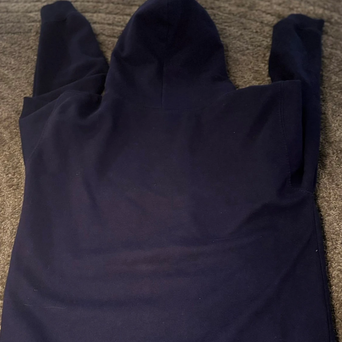 Mörkblå hoodie med strass och tryck - 1