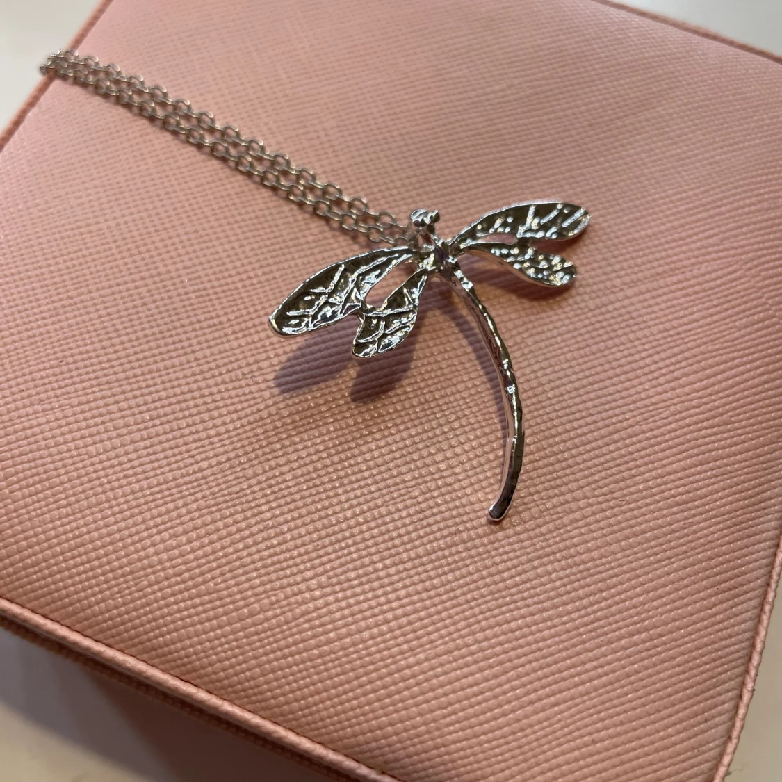 Trållsländ halsband