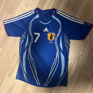 Japan Nakata #7 fotbollströja - Size M men kan funka på S