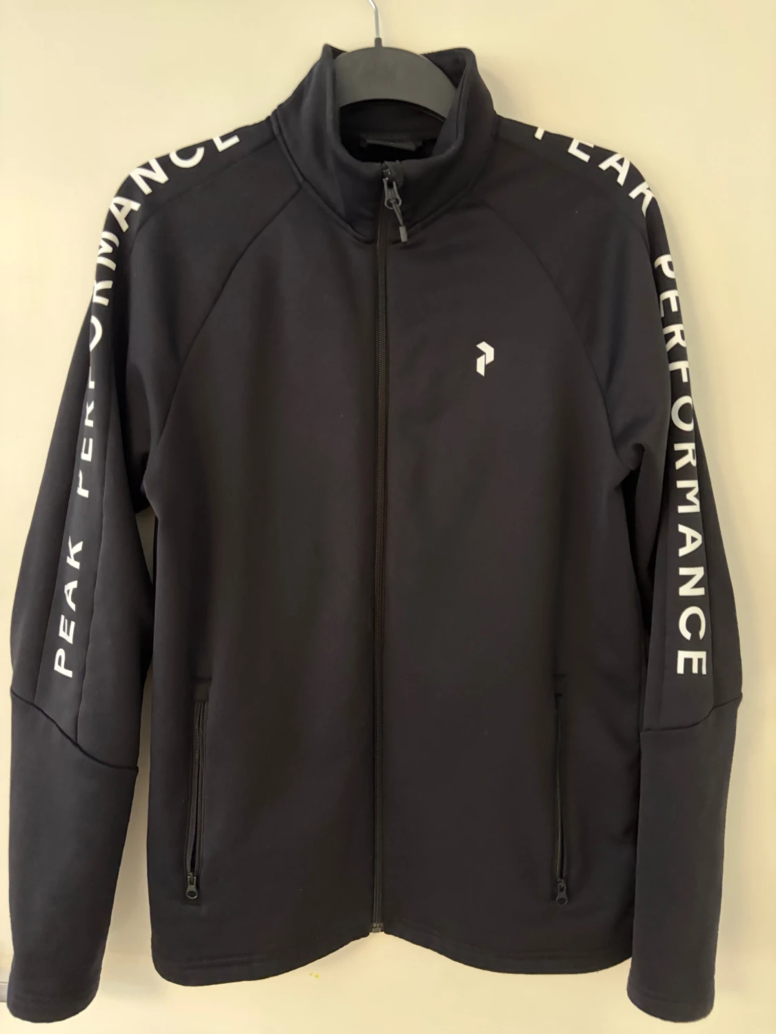 Svart vindjacka Peak Performance S