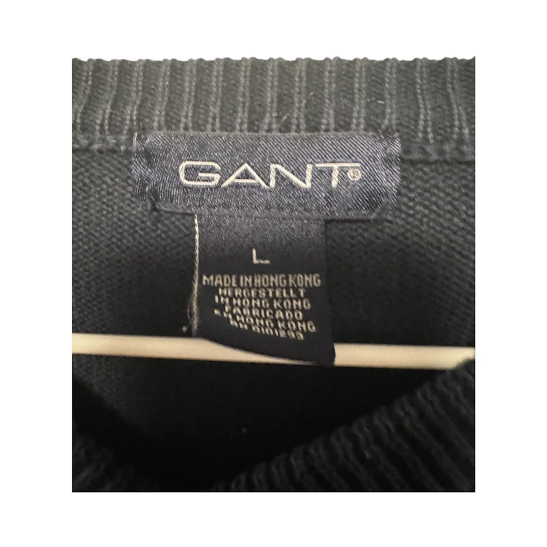 Svart v-ringad tröja från GANT - 2