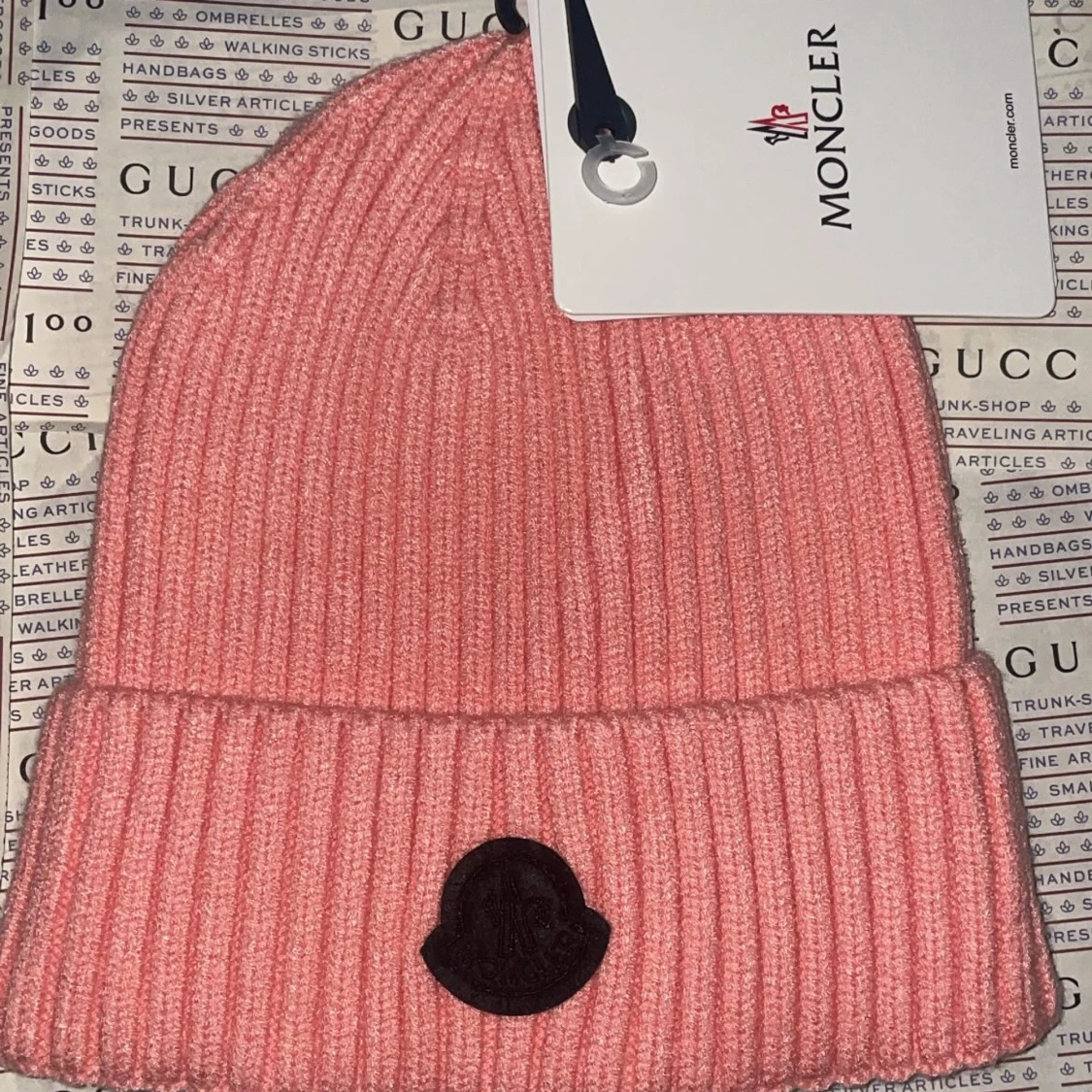 Moncler black patch vintermössa