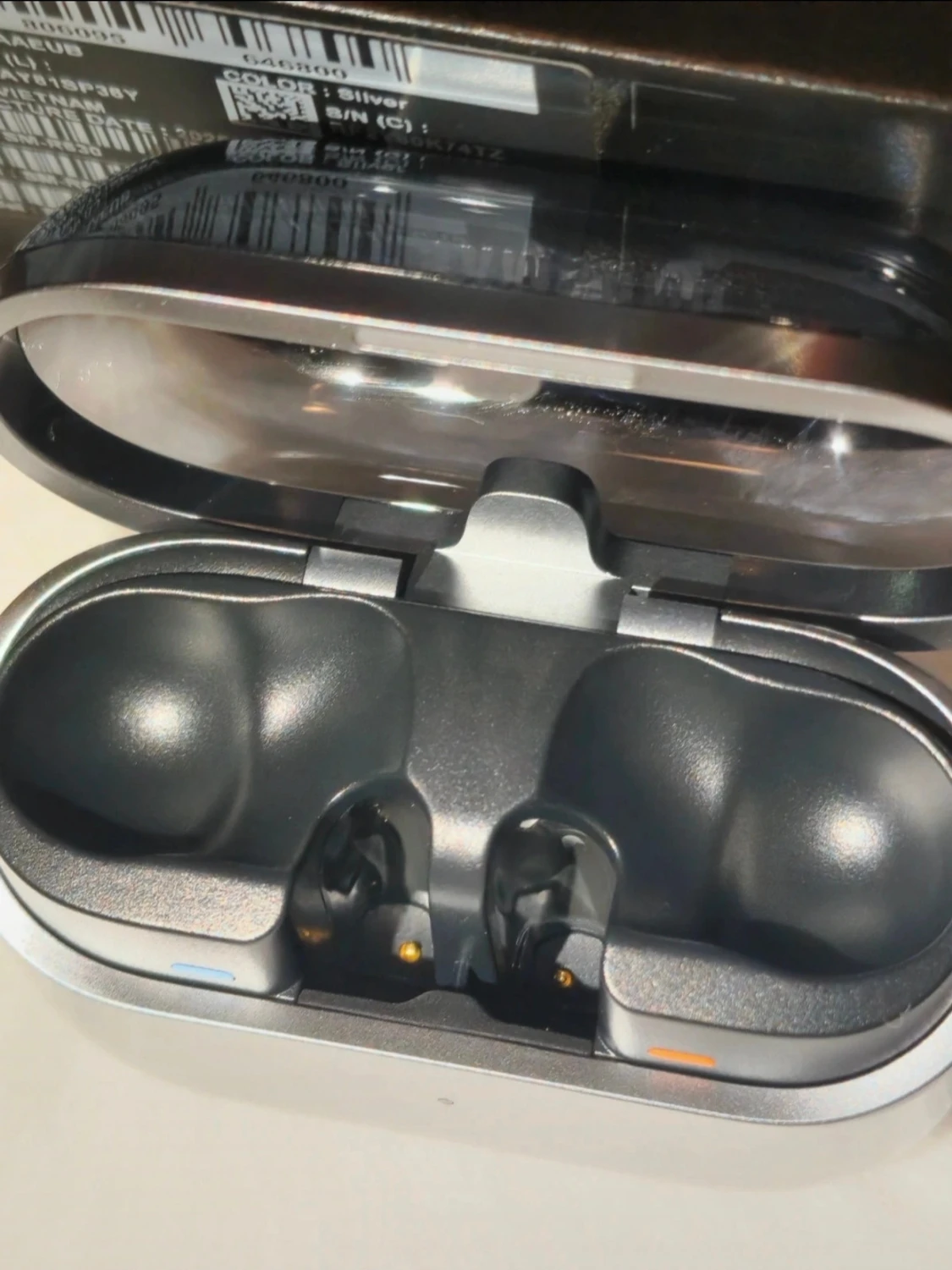 Samsung Galaxy Buds3 Pro - Silver - 2