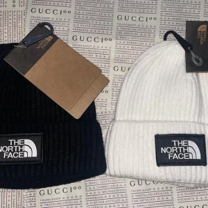 THE NORTH FACE vintermössa  - Splitternya vintermössor från the north face. Unisex Onesize finns i Göteborg 