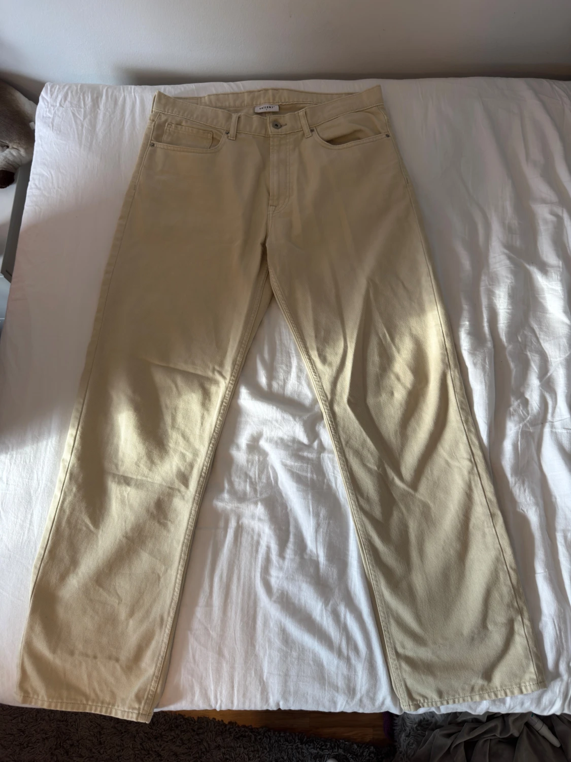 Beige jeansbyxor från Vailent