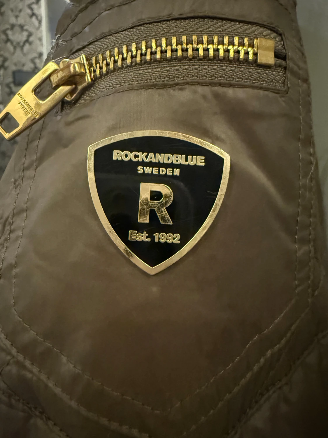 Brun quiltad pufferjacka Rockandblue - 2